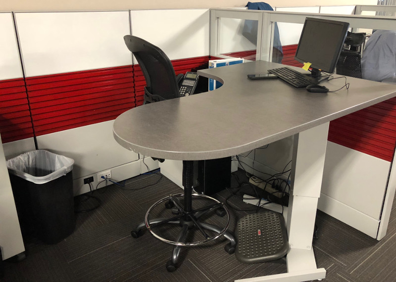 remanufactured cubicle red and white desk view