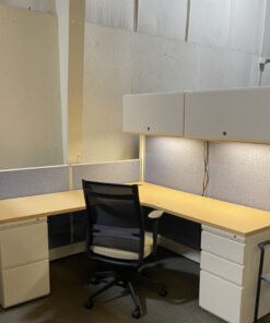 #322 Herman Miller AO2 Workstation