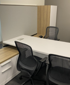 #373 Knoll Contemporary L Desks