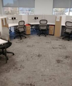 #381 Knoll Antenna 120 Workstations