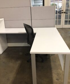 #421 White L Shaped Workstations