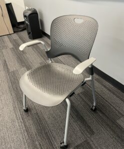 #562 Herman Miller Caper Chair