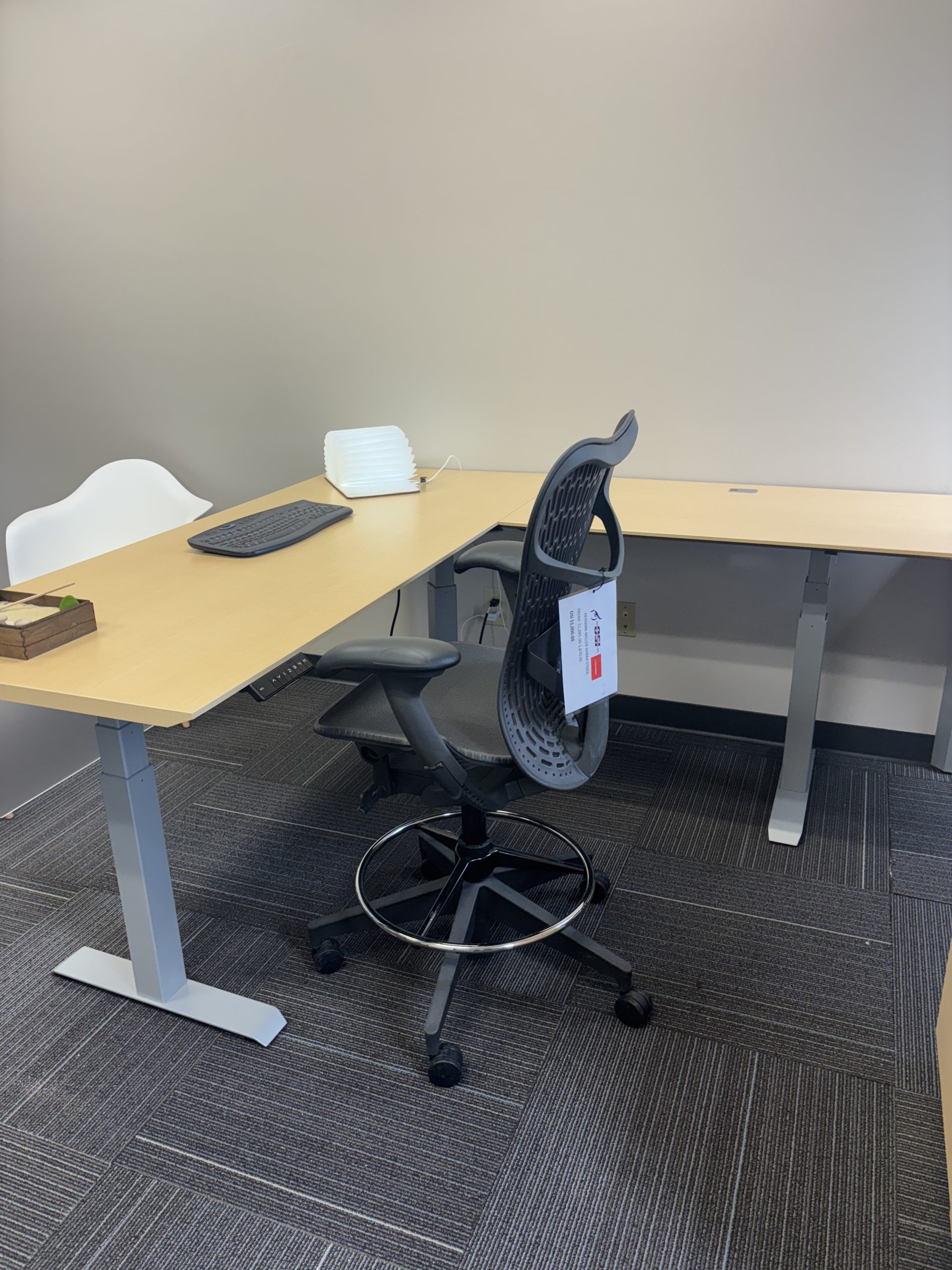 Knoll AutoStrada Height-Adjustable Desk Setup - Image 2