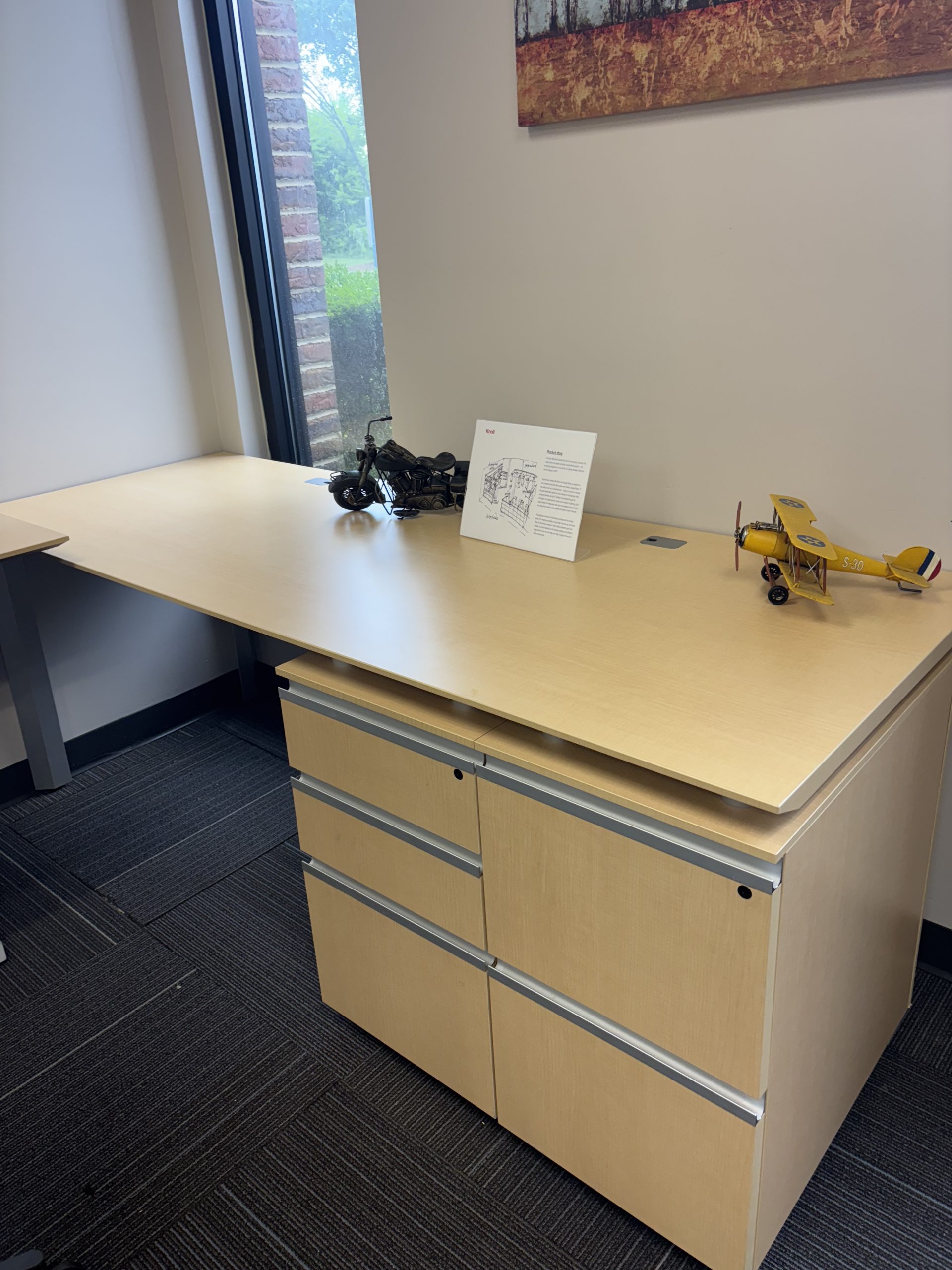 Knoll AutoStrada Height-Adjustable Desk Setup - Image 3